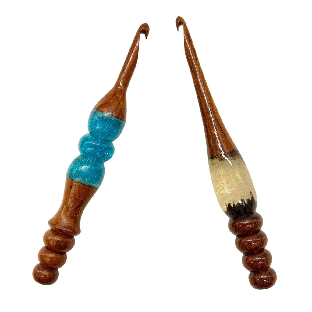 Sparkle Rosewood Ergonomic Crochet Hook – Handcrafted Wood Hook for Crocheters