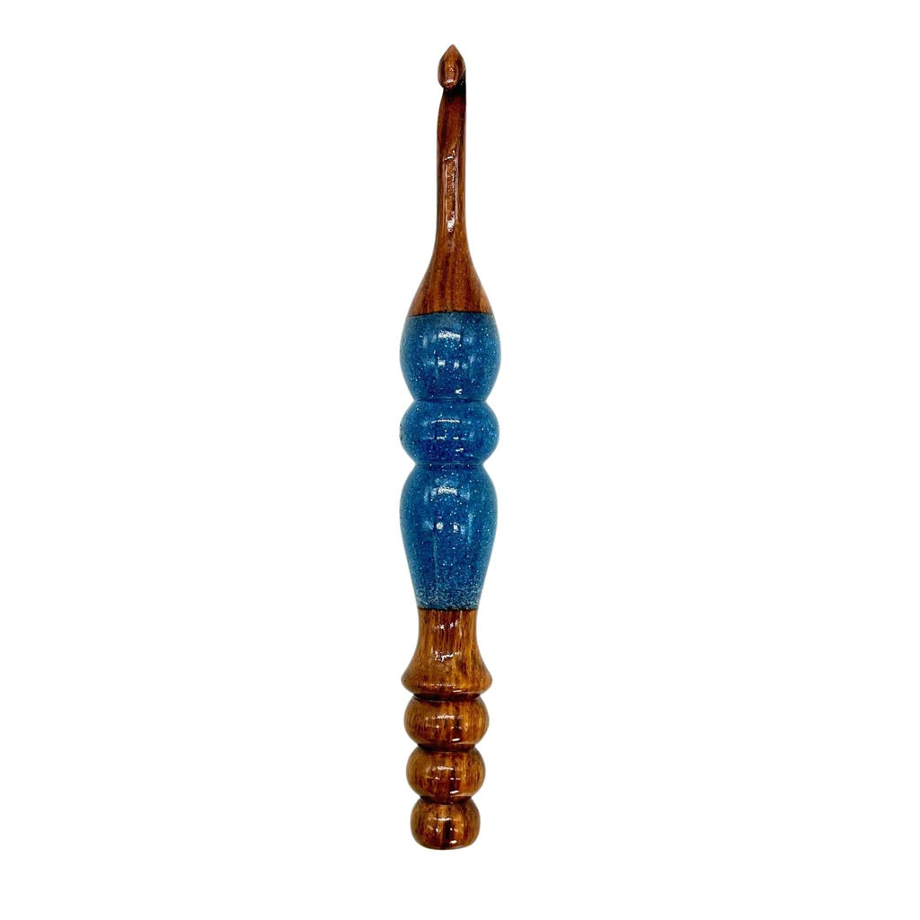 Sparkle Rosewood Ergonomic Crochet Hook – Handcrafted Wood Hook for Crocheters