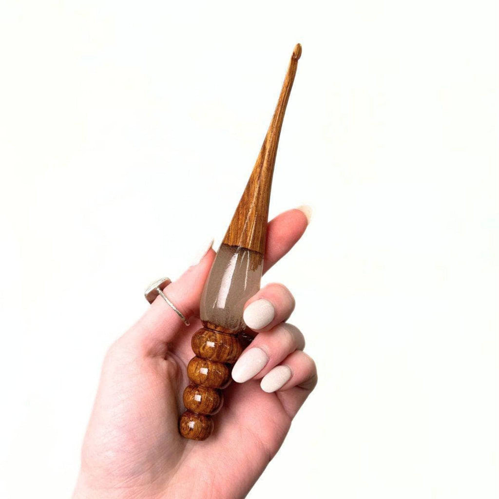 Sparkle Rosewood Ergonomic Crochet Hook – Handcrafted Wood Hook for Crocheters