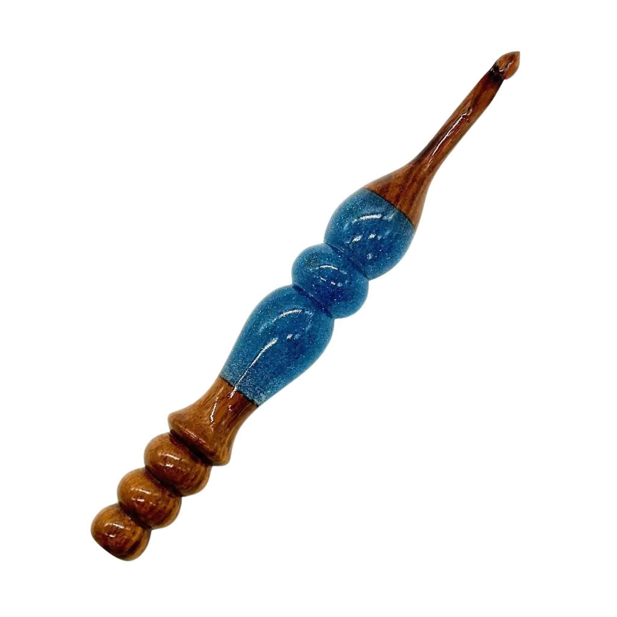 Sparkle Rosewood Ergonomic Crochet Hook – Handcrafted Wood Hook for Crocheters