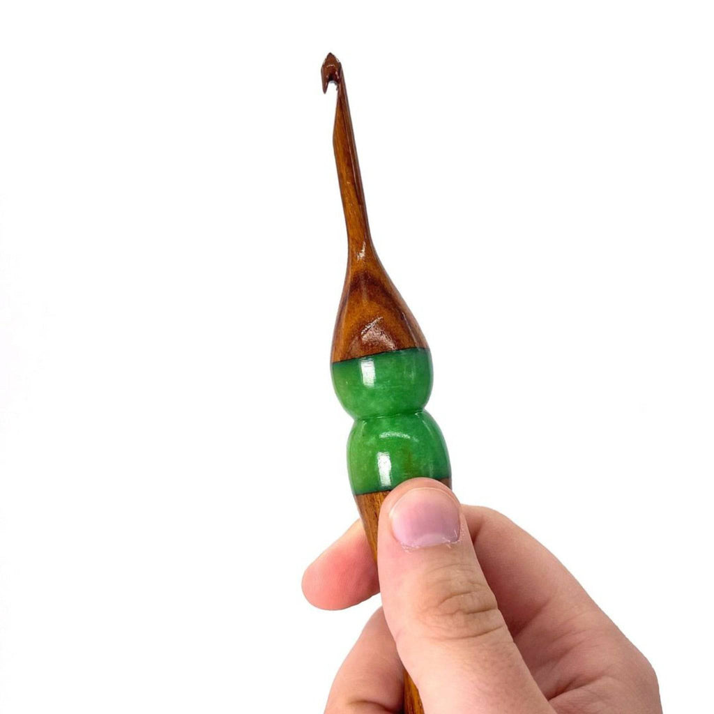 Sparkle Rosewood Ergonomic Crochet Hook – Handcrafted Wood Hook for Crocheters