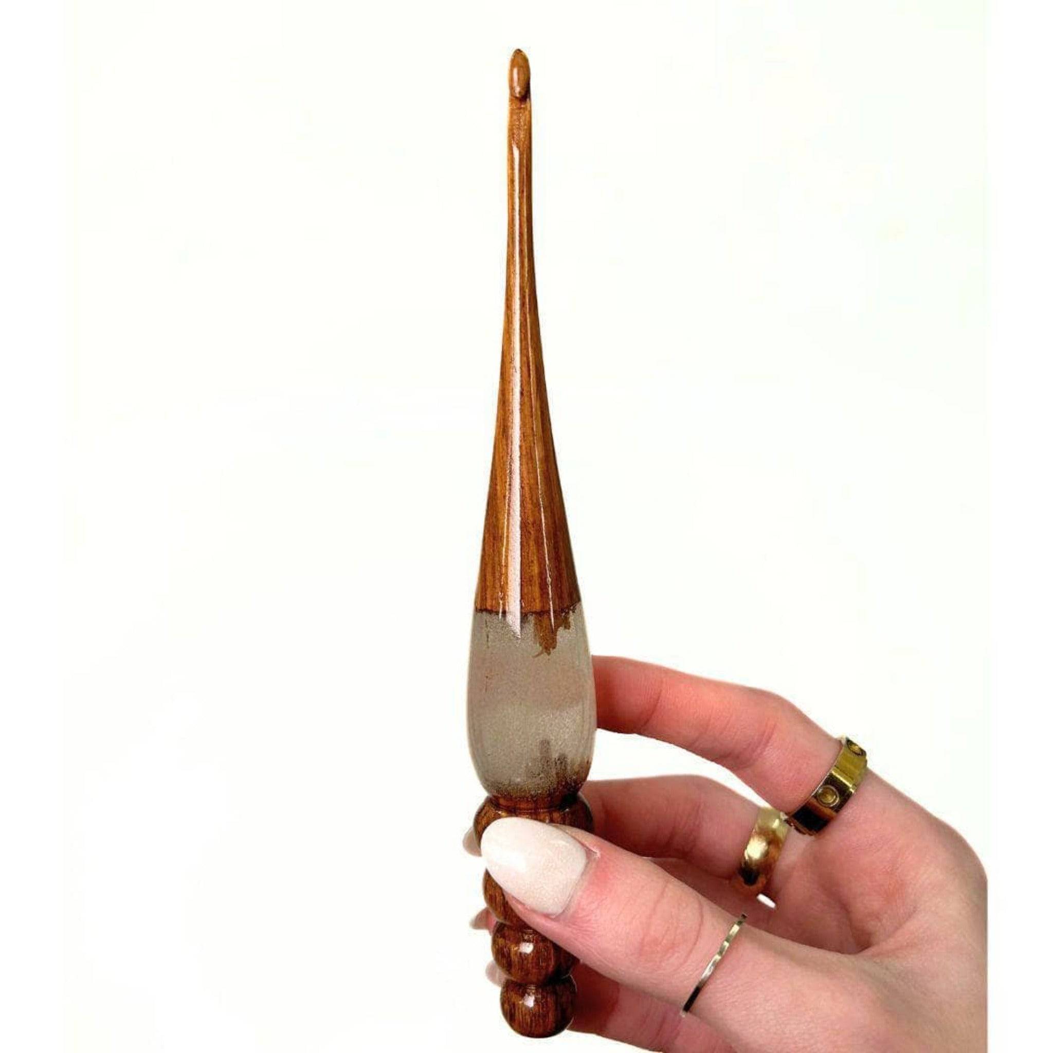 Sparkle Rosewood Ergonomic Crochet Hook – Handcrafted Wood Hook for Crocheters